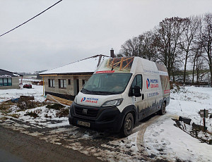 Zateplení stropu novostavby rodinného domu pomocí foukané izolace